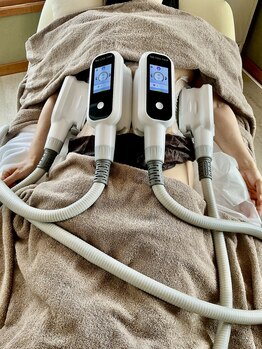 クライオ360(Cryo360)/腹部施術風景