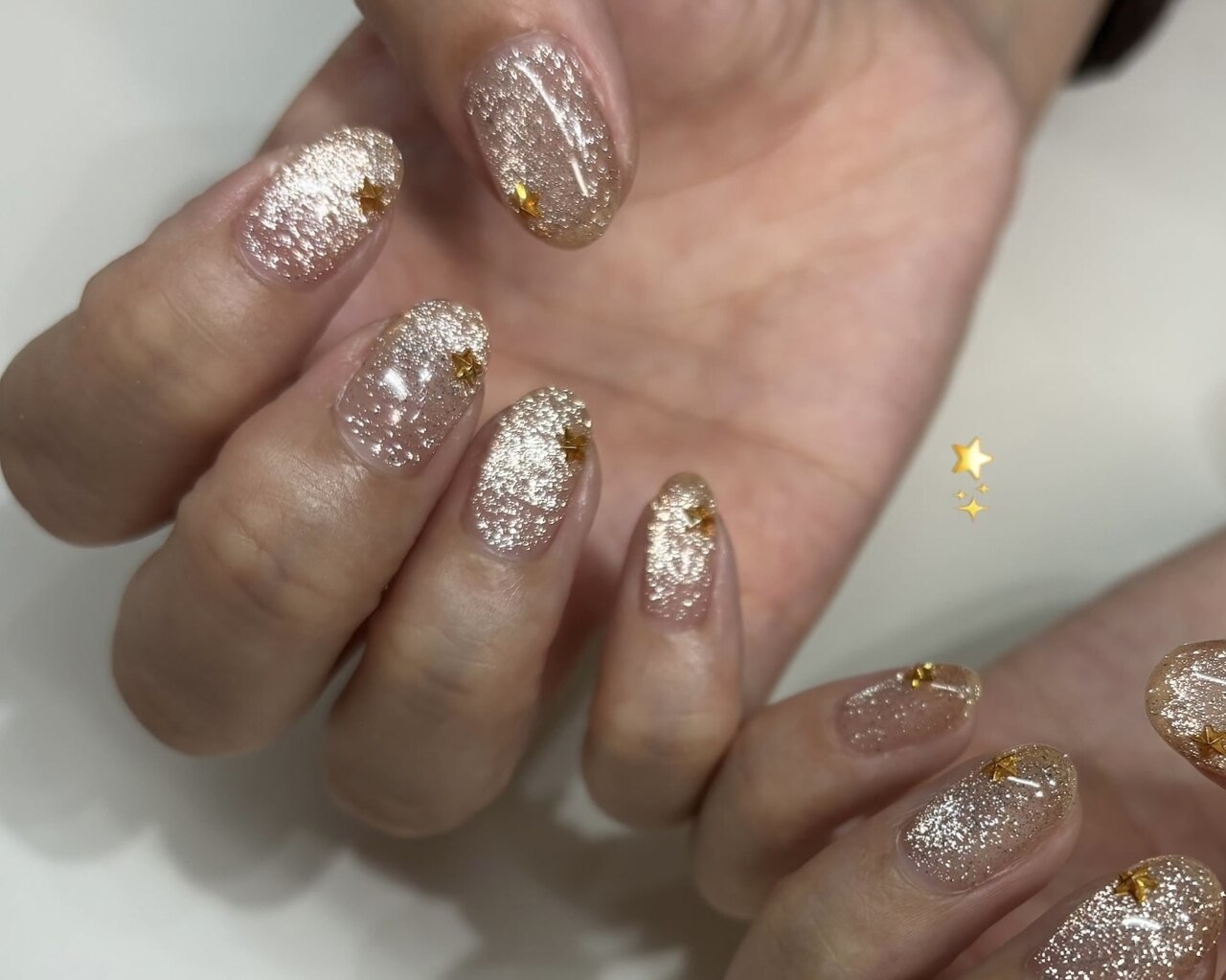 2025年-2026年冬トレンド】シルバーのネイルデザイン集｜人気順｜6