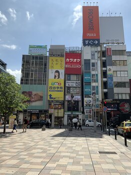 頭蓋骨 小顔矯正サロン グレースフィオーレ 福岡大名店(gracefiore)/天神西通り。一蘭が目印です