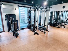 GNHボディメイクジム(GNH Body Make Gym)/広いトレーニングスペース