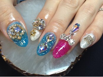 ラウト デコレーションアンドネイルサロン(Lauto Decoration&Nail Salon)/ゴージャスネイル