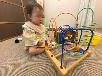 子育てママの整体サロン/施術中のお子様の様子
