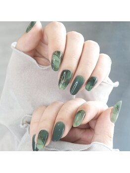 サロンド うるりら 秋田本店(salon de うるりら)/グリーン・ストーン