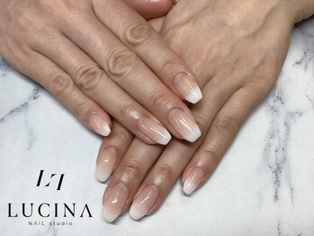 ネイルスタジオ ルキナ(LUCINA)/H-630大人上品白グラネイル