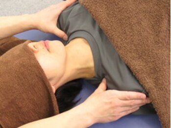 りらく整体 あおば/肩こり/腰痛/骨盤矯正/自律神経