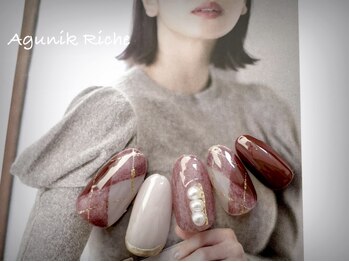 アグニークリッシェ(Agunik Riche)の写真/毎月迷う程可愛いアートに予約殺到中のサロン☆パッと目を惹く上品な指先でワンランク上の女性に♪
