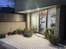 ニッケル(nyckel)/夜の外観