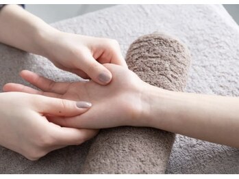 ユユラ(yuyura)/乾燥や疲れに。追加のハンドケア