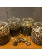 ヨモギー 大阪 福島店(YOMOGii)/韓国・江華島産4種の基本ハーブ