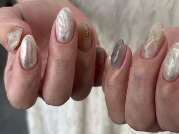 タクミウラワ アズ エティル(takumi urawa as Etel)の写真/【絶妙な淡色ニュアンスネイルが人気◎】