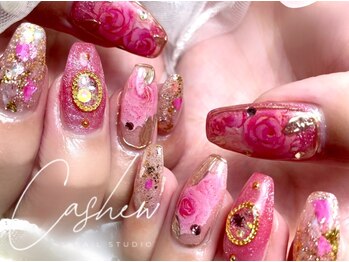 カシュー(Cashew)/眠れる森の美女風お任せネイル