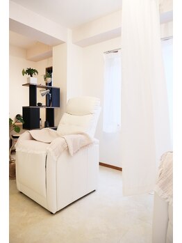 ウイ(u`iii)/ふかふかの施術ベット