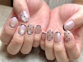 細フレンチ×ドットネイル
