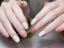 センシー ネイル スタジオ(Sensy Nail Studio)/マット2色+ゴールドフレンチ