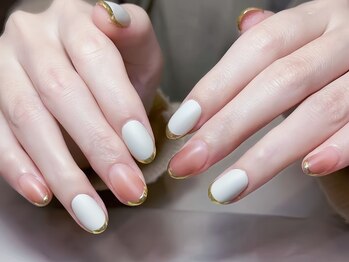 センシー ネイル スタジオ(Sensy Nail Studio)/マット2色+ゴールドフレンチ