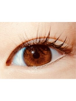 ナチュラル上品な目元にしたい