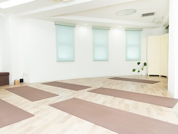 南林間駅前スタジオ メローヨガ(Mellow-Yoga)/1回券はヨガマット無料貸し出し