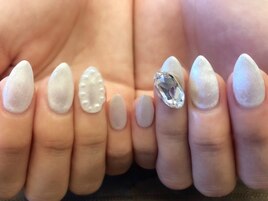 ホワイトラメ×ビジュー