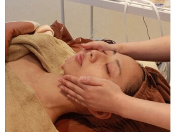 レア(le'a)/ハンドフェイシャル