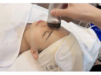 令和美/小顔リフトアップ