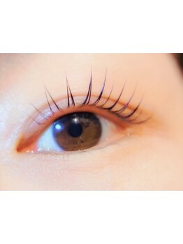 ナチュラル上品な目元にしたい