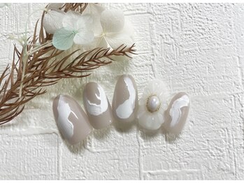 ドットビー(.Bee)/ヌーディお花ニュアンスネイル