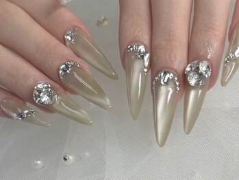 >>シルキーマグネイル .* 。