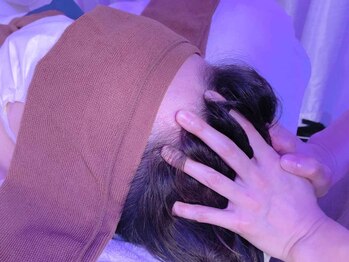 サロンドループ(salon de LOOP)/前頭部をほぐす