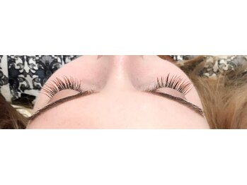 フリルアイビューティ 豊中店(Frill Eye Beauty)/