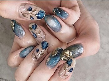 Blue flower nail