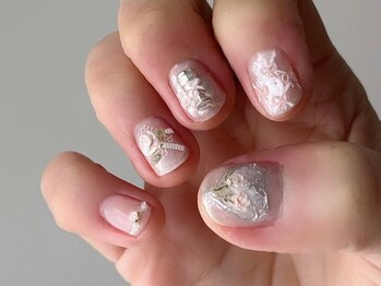 フィレシアートネイル(Pholeisi Art Nail)の写真/《イベントや結婚式、成人式、卒業式などに◎》大事な予定に向けて自然に存在感のあるデザインを彩ります♪