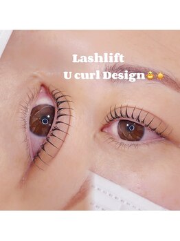 シックドゥアキタ(CHIC de Akita)/ラッシュリフト