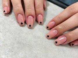 シンプルガーリーネイル