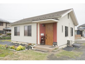 行田みらい接骨院/白い外装が目印です!