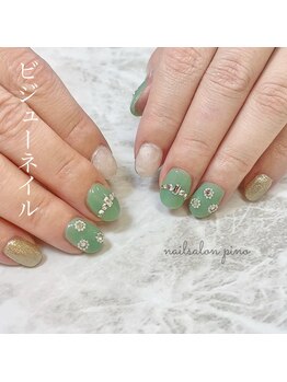 ビジューネイル