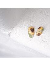 ルシャ(Le’chat)/ひまわりネイル