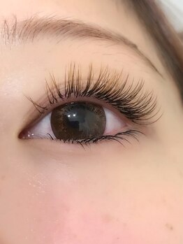 ラフ アイラッシュ アンド アイブロウ(ROUGH Eyelash&Eyeblow salon)の写真/カラーエクステで目元の印象をUP！あなたに似合う目元をご提案☆いつもとは違う自分を演出したい方に◎