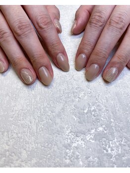 ウロネイルズ(ulo nails)/ベージュホワイトで冬ネイル