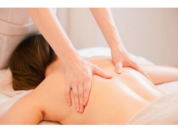 美人バスト 岡山店/背中をしっかりほぐします★