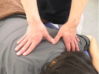 りらく整体 あおば/肩こり/腰痛/骨盤矯正/自律神経