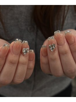 ロミー(Rommy)/チークガラスフレンチネイル