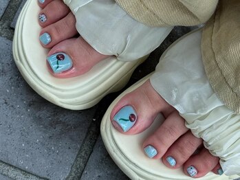 ニフ(Nif)の写真/【お洒落さんは始めてる♪】サンダルを履きたいあなたへ！可愛いフットネイルで足元から輝きをプラス♪