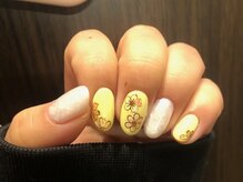 シャイニーネイル(Shiny nail)/お花ネイルイエロー