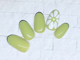 フラワーネイル　細フレンチ