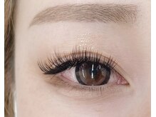 リピート率No.1【Wフラットラッシュ】で最高の持ち＆ボリューム感を実現♪