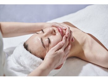 パトラ 姫路店の写真/［緊急ケア］ぐぐっと小顔♪【リンパテック小顔造形フェイシャル】シミケアゆるみ毛穴改善100分　5,000円
