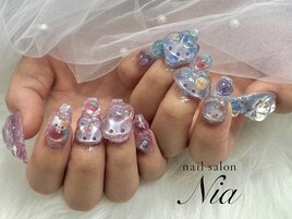 ボンボンドロップネイル