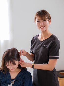 ラ レアリーゼ(La Realiser)/耳つぼを刺激して代謝Up!