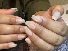 ブローディアネイルの雰囲気（丁寧なカウンセリングとケアで爪の形も細長くキレイに＊）