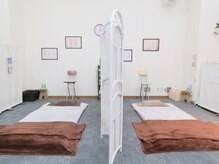 ここみんの雰囲気（お2人同時の施術も可能です。）